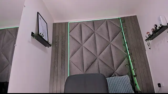 StefanyWilliams  online show from November 26, 12:33 am