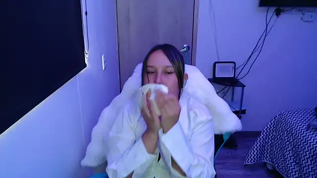 Skarlet Adams28 online show from October 7, 9:19 pm