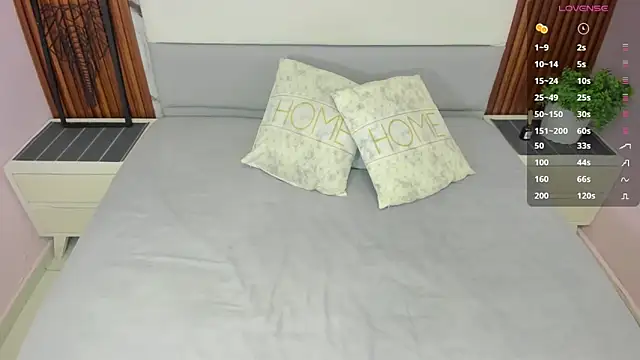 ALICESTARKK online show from September 12, 2:24 pm