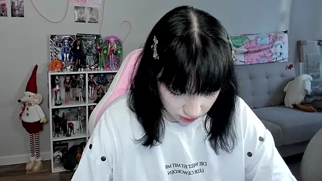 SweetieMollyy online show from December 1, 9:57 am