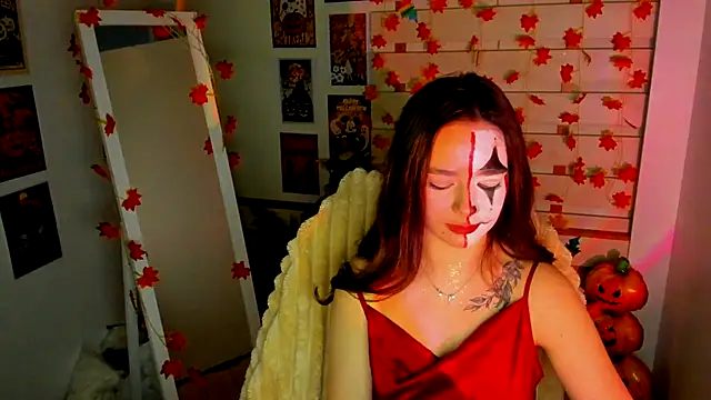 Bella XO online show from October 31, 8:40 am