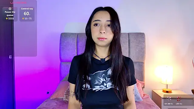 melanie hills online show from April 12, 11:35 am