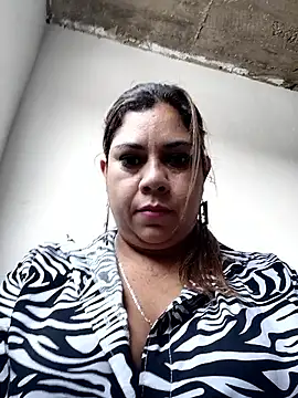 Laura-Hernandez online show from February 9, 3:14 pm