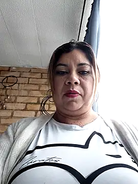 Laura-Hernandez online show from March 26, 3:47 pm