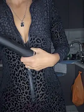 Snapshot of Porcella96 chatting on October 27, 8:47 pm Porcella96 online show from October 27, 8:47 pm