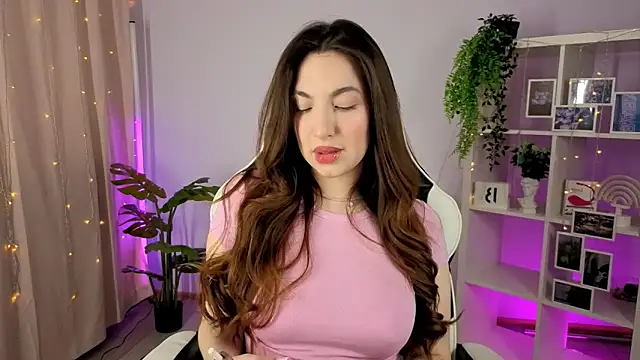 MelissaLovely  online show from November 6, 8:20 am