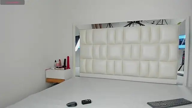 Alhana pulido online show from December 4, 8:09 pm