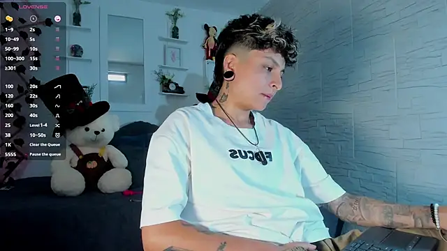 ZuryRamirez  online show from September 10, 7:25 pm