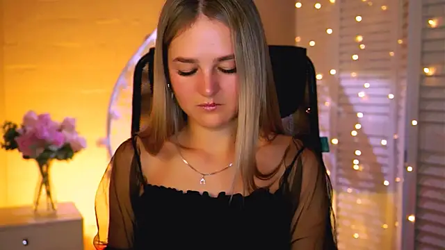 DeboraLarson online show from November 12, 3:37 am