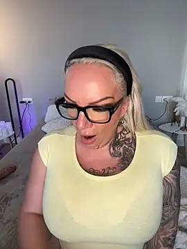 Nina LiveXXX online show from February 15, 2:49 pm