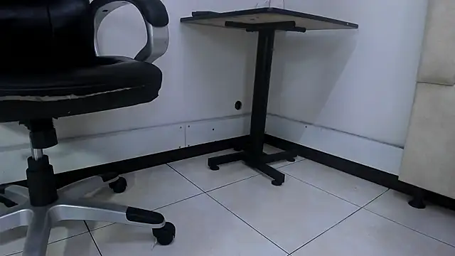 AmiraDulcee online show from March 12, 9:50 pm