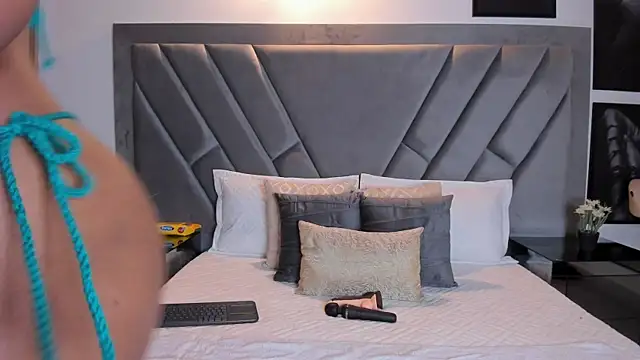 brenda nova18 online show from October 4, 5:28 pm