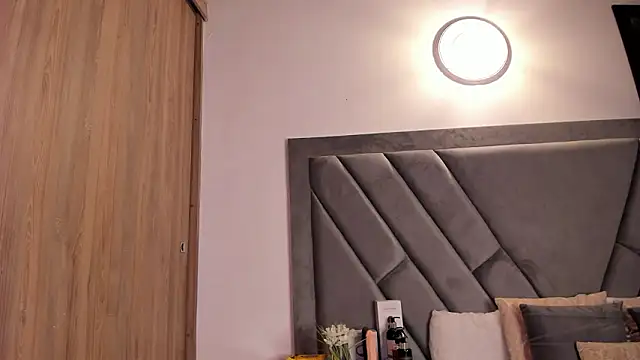 brenda nova18 online show from February 11, 9:27 pm