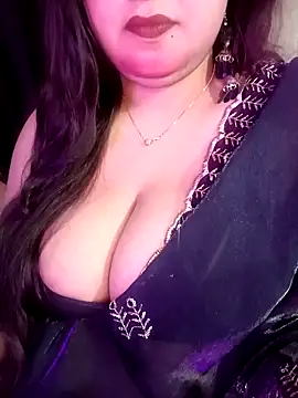 Suhanakhan00 online show from April 17, 8:05 am