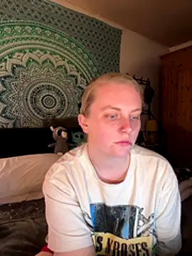 VixenMistressAli online show from December 18, 8:46 pm