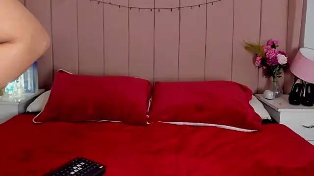 MollyBigBoobs12 online show from September 27, 9:00 pm