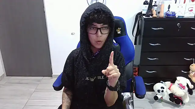 thomascooper7 online show from February 25, 1:04 am