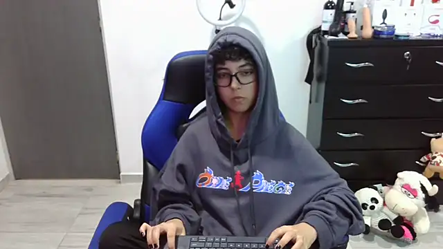 thomascooper7 online show from November 14, 12:21 am