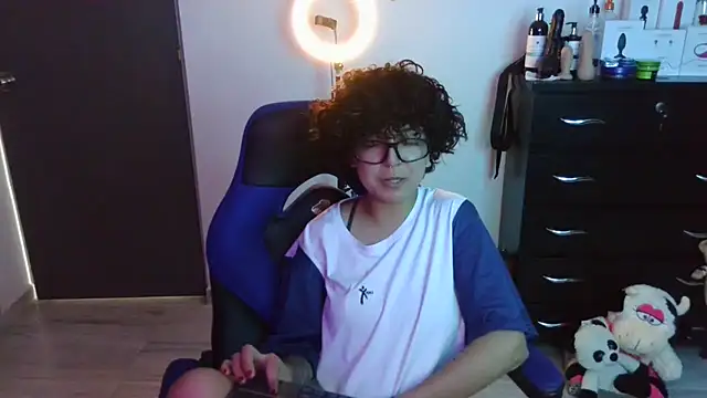 thomascooper7 online show from October 13, 8:55 pm