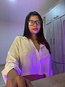 Snapshot of adop_me__ chatting on October 23, 11:44 pm adop me online show from October 23, 11:44 pm