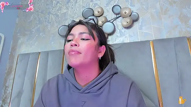 KimDevinne online show from March 8, 2:59 am