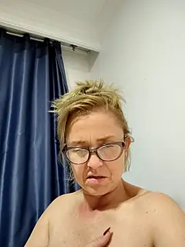 issa soto  online show from March 8, 2:04 am