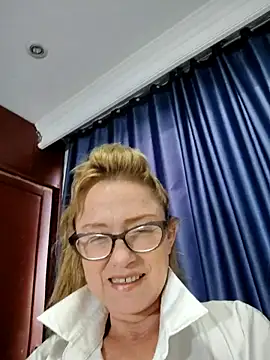 issa soto  online show from March 16, 8:24 pm