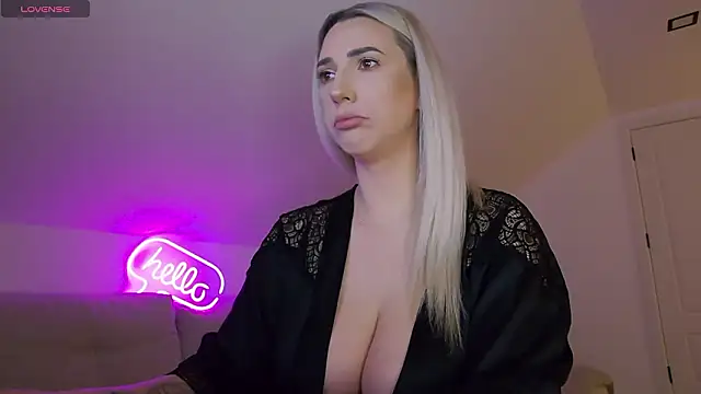 KhloeK online show from March 14, 8:59 am