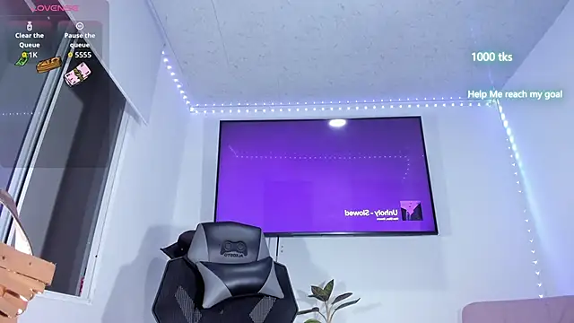 emily palmeer online show from March 28, 10:37 am