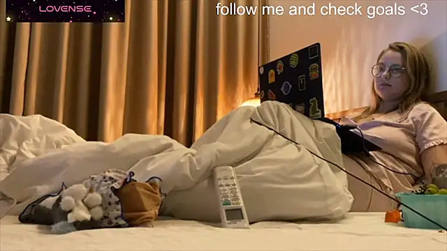 JacyWinslat online show from December 17, 10:52 am