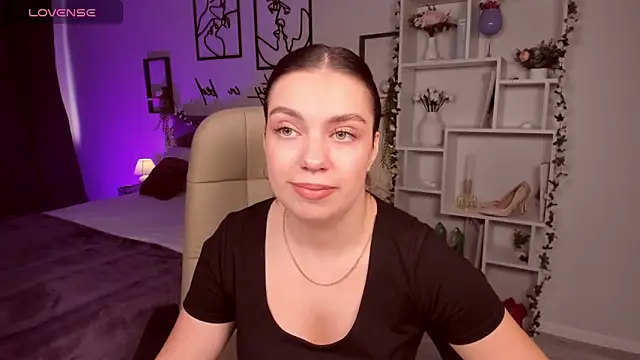 DaniellaLovely online show from September 15, 10:45 am