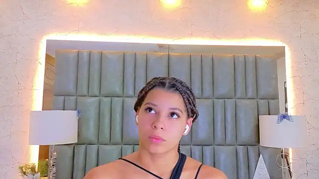 TiaraRosse online show from February 12, 4:03 am