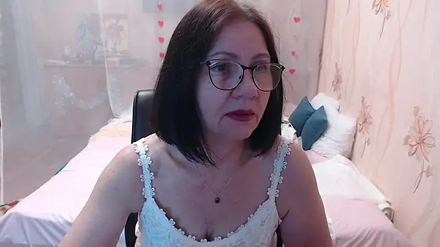 OlgaHottie online show from December 17, 11:31 pm