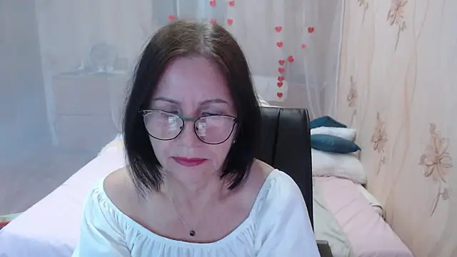 Snapshot of OlgaHottie chatting on October 22, 12:04 am OlgaHottie online show from October 22, 12:04 am