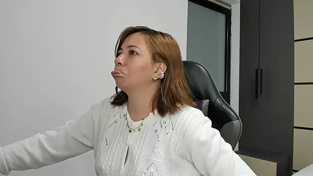 alma fenix online show from October 1, 12:32 pm