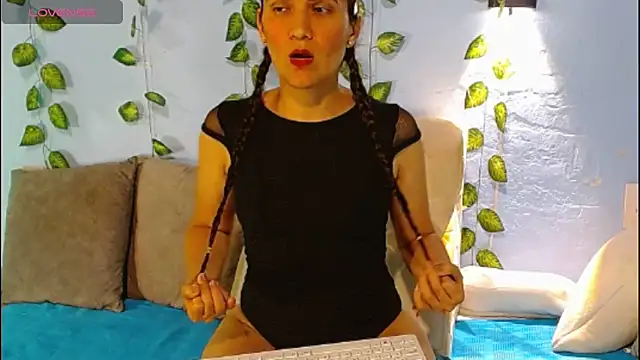 venus swet  online show from April 14, 12:43 am