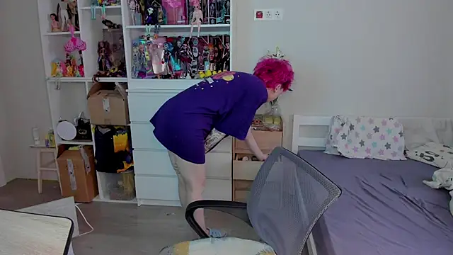 School Love online show from December 19, 7:22 am