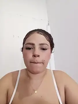 Mommy-Hot online show from April 13, 3:19 am