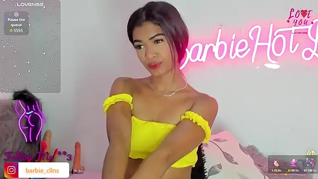 BarbieHotLaura online show from October 4, 11:38 am