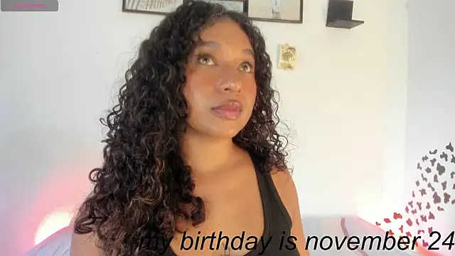 sara sophieee online show from November 9, 7:10 pm