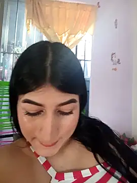 Julix A online show from February 4, 9:07 pm