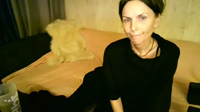 Elizabe th online show from October 18, 8:43 pm