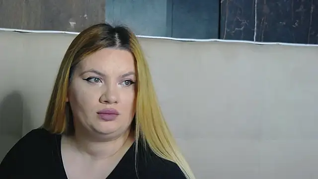 MelanieBrownn online show from December 2, 7:32 am