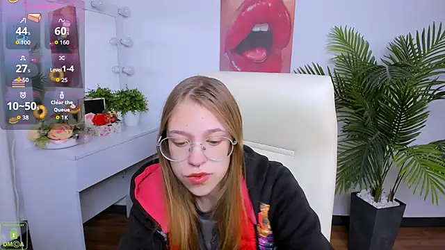 LayriantaVee online show from September 28, 6:31 am