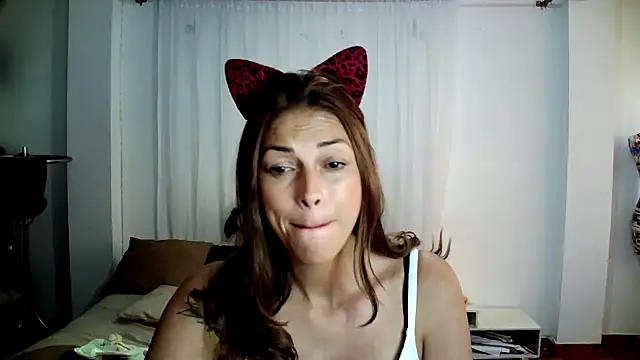 Hanna Charming online show from February 14, 9:50 pm