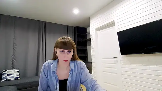 Daniella Lorente online show from March 12, 1:30 am