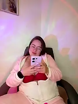 soofy   online show from September 16, 3:47 am