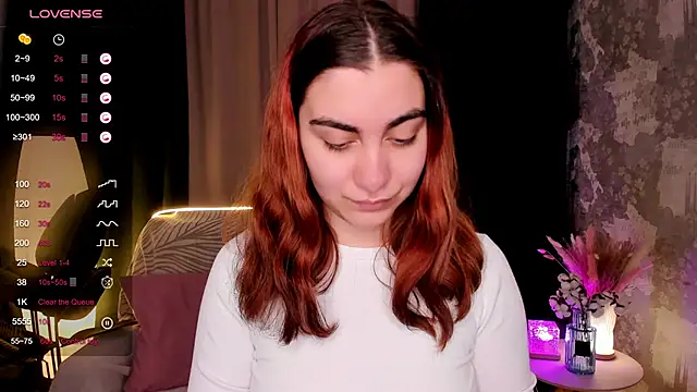 hannacheekss  online show from October 20, 2:03 am