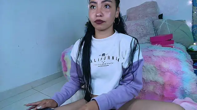 Dailyn Adams online show from April 8, 1:19 am