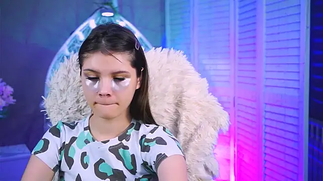 EvaThopson online show from February 14, 6:15 am